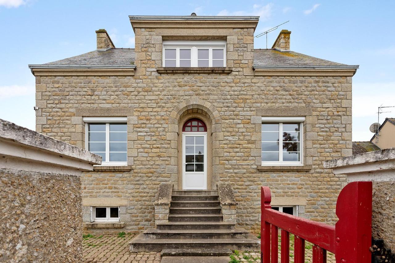 Loft British Au Pied Du Mont ! Apartment Pontorson Exterior photo